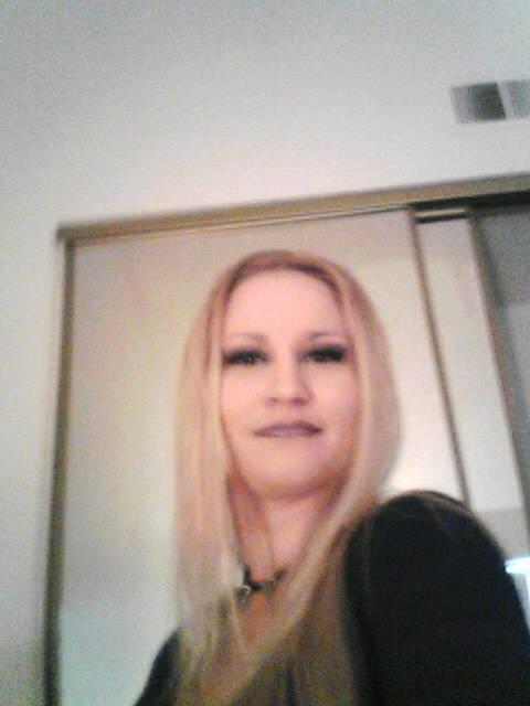 Jewels666, Sexy Blonde seeking a sexy girl