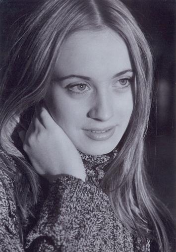 Christine2400, Hello Dear Men! I am here to find my half for the rest of life...
