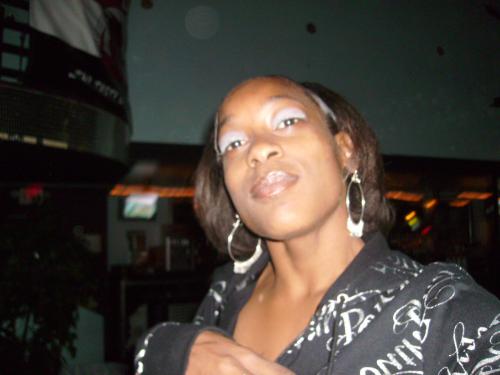Stoprighthere, It;s yo girl stoprighthere
