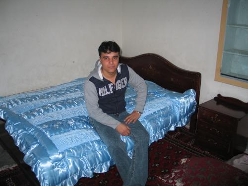 Honest-boy, I am looking for a honest wife and to be with me till end